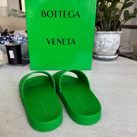 BOTTEGA VENETA 690105 Men\'s Slider‎ Pool Slide Sandals In Green Rubber, sz 45 main image 9